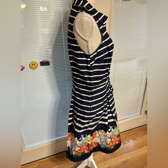 Dress - Picture 5 of 7